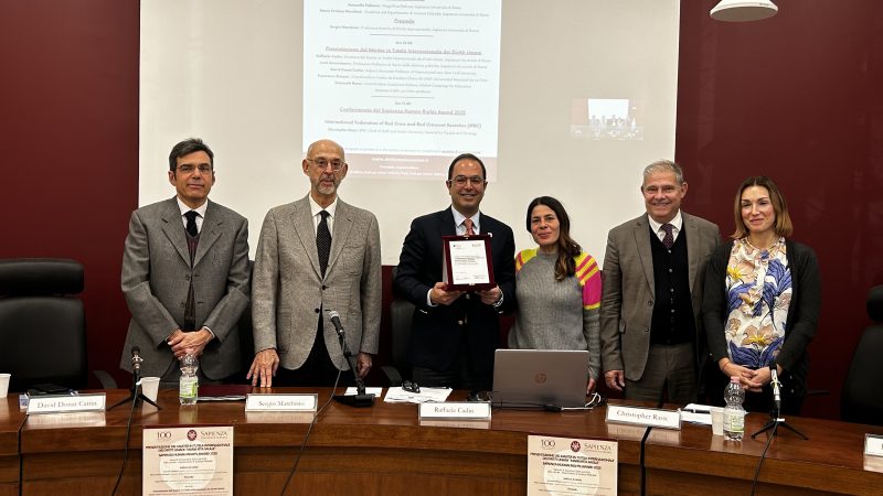 Nella giornata di presentazione del Master, la Croce Rossa Internazionale riceve il Sapienza Human Rights Award 2025